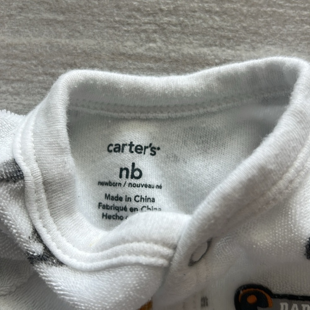 Carter’s Newborn 0M white pajamas babies football & puppies snap closure - Picture 8 of 10